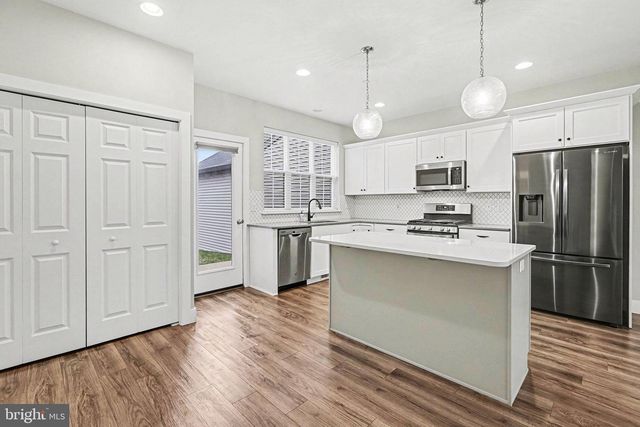 205 ESTATE DR, Mechanicsburg, PA 17055