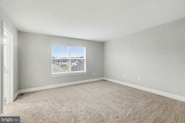 205 ESTATE DR, Mechanicsburg, PA 17055