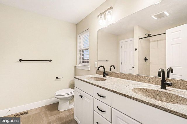 205 ESTATE DR, Mechanicsburg, PA 17055