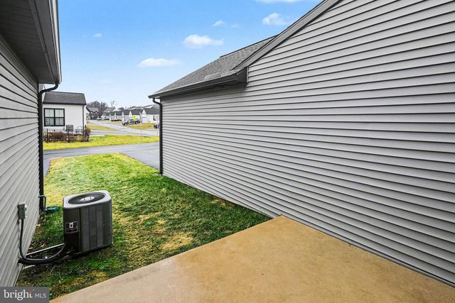 205 ESTATE DR, Mechanicsburg, PA 17055