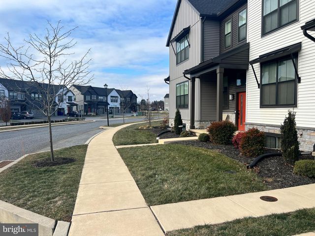 205 ESTATE DR, Mechanicsburg, PA 17055