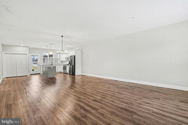 205 ESTATE DR, Mechanicsburg, PA 17055