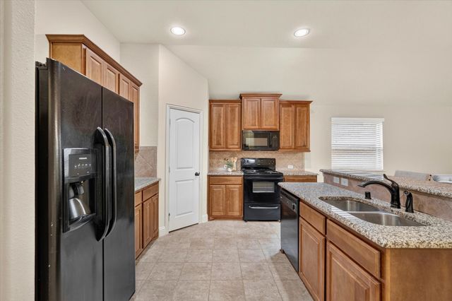 1413 Thibodaux Drive, Greenville, TX 75402
