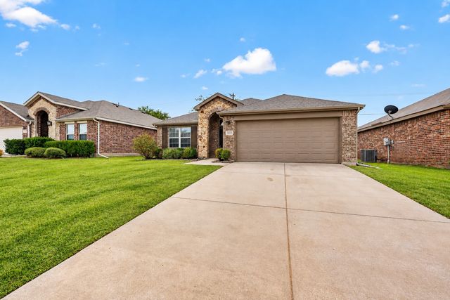 1413 Thibodaux Drive, Greenville, TX 75402