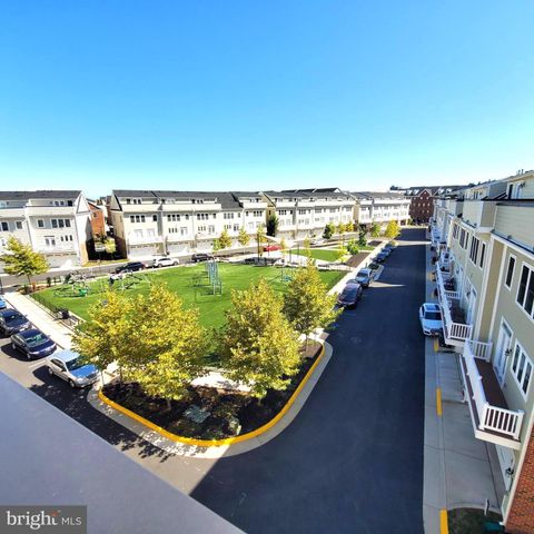 13717 NEIL ARMSTRONG AVE, Herndon, VA 20171