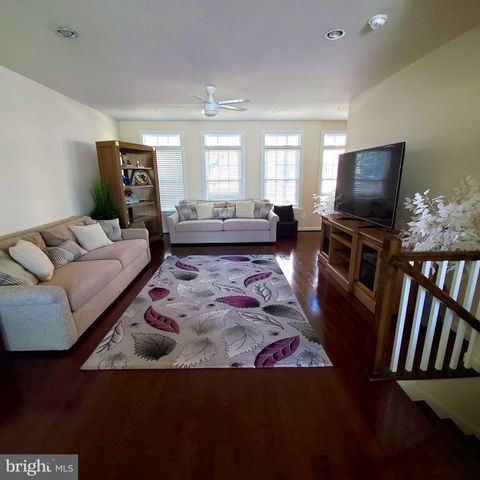 13717 NEIL ARMSTRONG AVE, Herndon, VA 20171