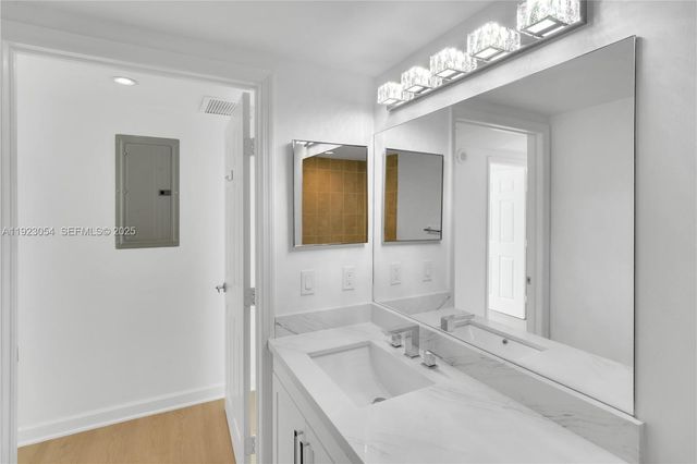 1723 SW 2nd Ave 909, Miami, FL 33129