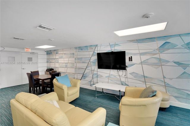 1723 SW 2nd Ave 909, Miami, FL 33129