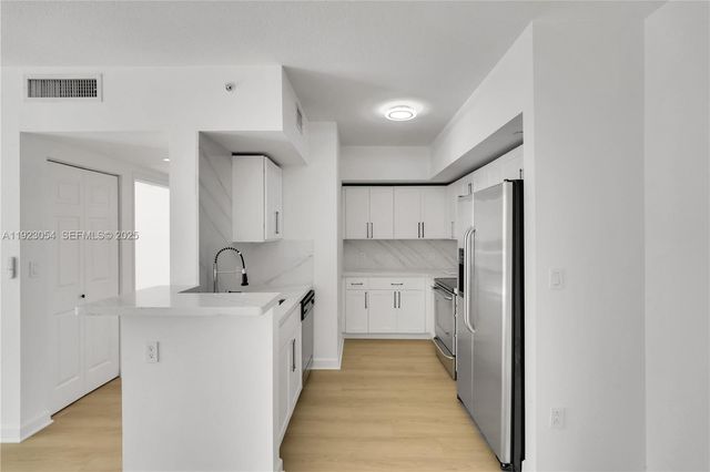 1723 SW 2nd Ave 909, Miami, FL 33129