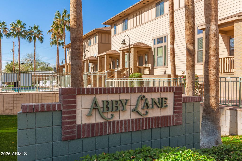 728 S BECK Avenue, Tempe, AZ 85281