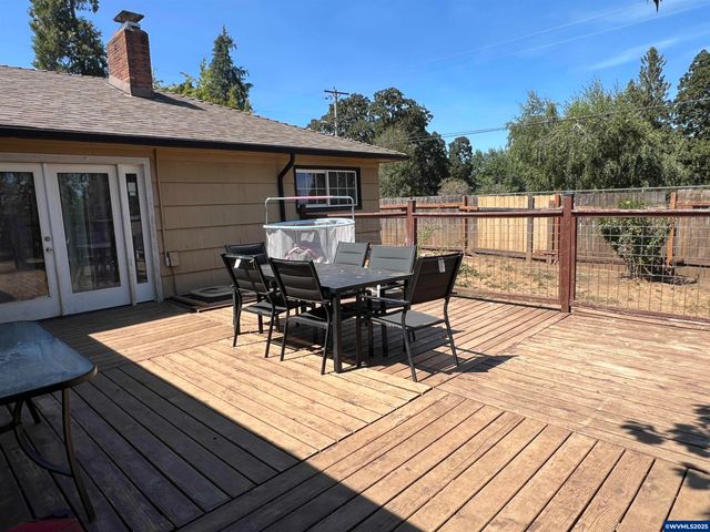 2310 Mountain View Dr, Salem, OR 97302