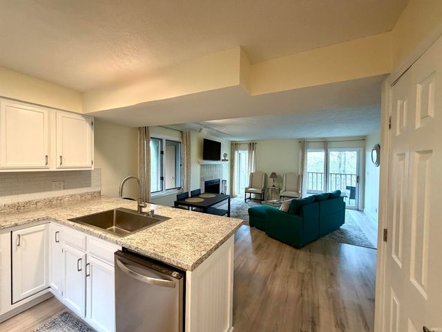 9572 S Lake Ridge Dr Unit 171, Bloomington, IN 47401