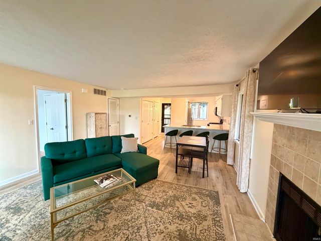 9572 S Lake Ridge Dr Unit 171, Bloomington, IN 47401