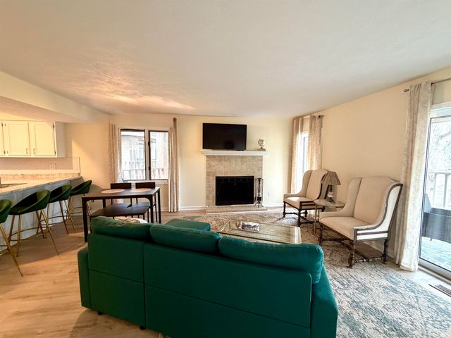 9572 S Lake Ridge Dr Unit 171, Bloomington, IN 47401