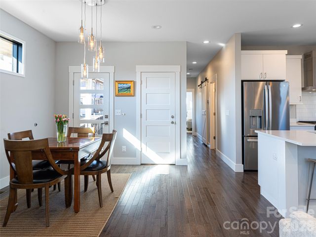 89 Vance Crescent Extension, Asheville, NC 28806