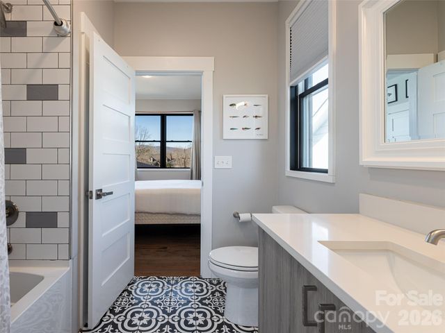 89 Vance Crescent Extension, Asheville, NC 28806