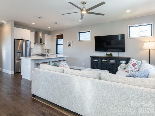 89 Vance Crescent Extension, Asheville, NC 28806