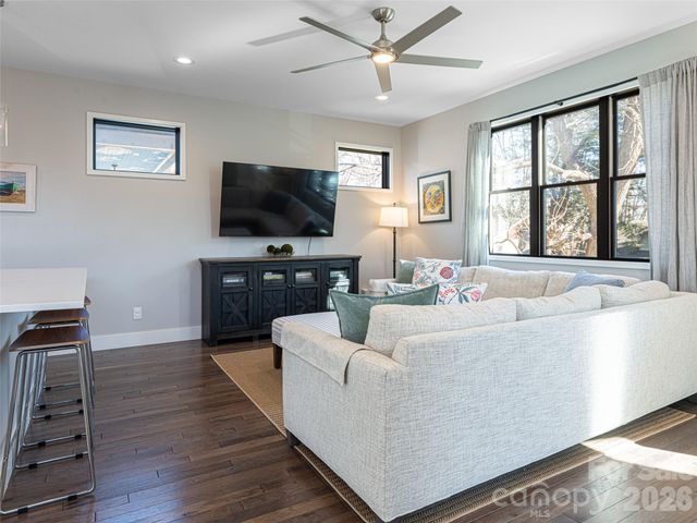 89 Vance Crescent Extension, Asheville, NC 28806