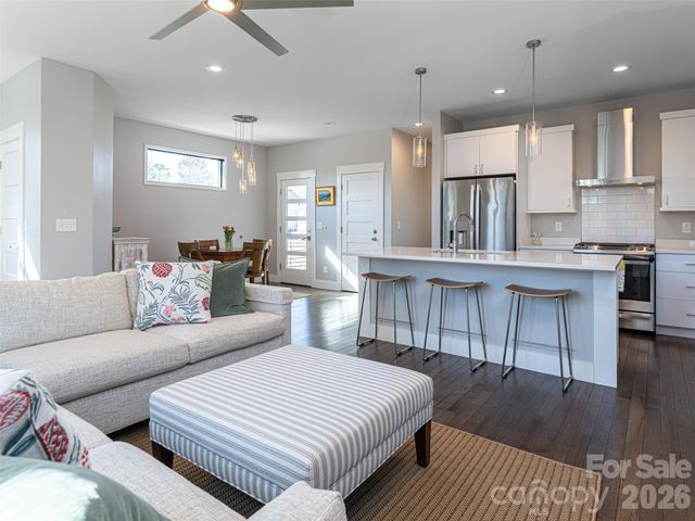 89 Vance Crescent Extension, Asheville, NC 28806