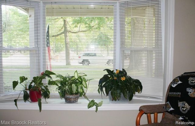 4024 W Webster Road, Royal Oak, MI 48073