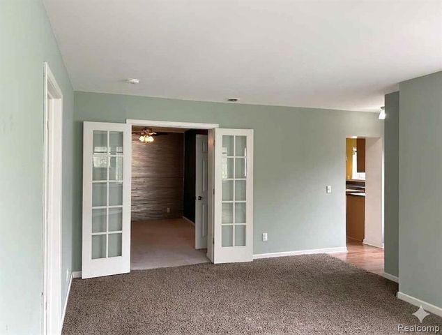 4024 W Webster Road, Royal Oak, MI 48073