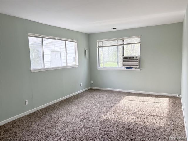 4024 W Webster Road, Royal Oak, MI 48073