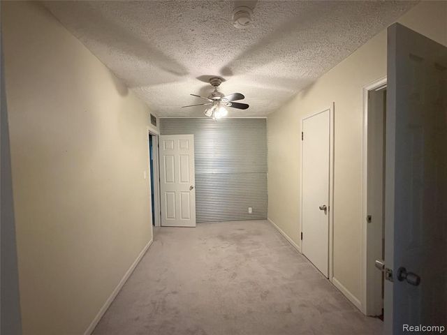 4024 W Webster Road, Royal Oak, MI 48073