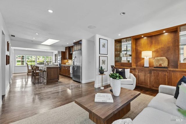 1022 Berry Ln, Napa, CA 94558