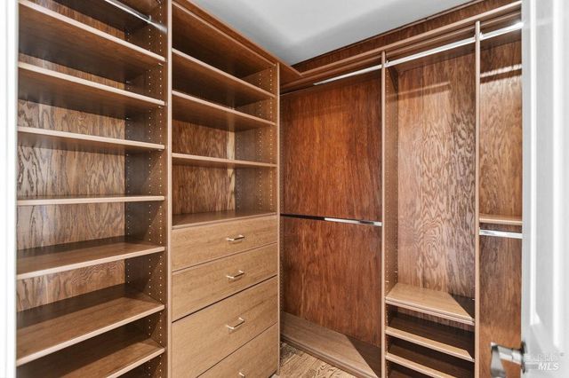 1022 Berry Ln, Napa, CA 94558