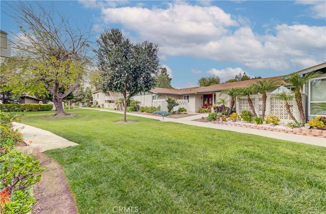 89 Calle Aragon F, Laguna Woods, CA 92637
