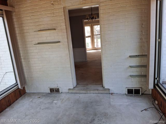 5228 Hillcrest Street, Detroit, MI 48236