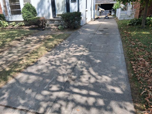 5228 Hillcrest Street, Detroit, MI 48236