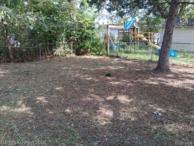 5228 Hillcrest Street, Detroit, MI 48236