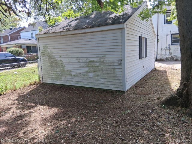 5228 Hillcrest Street, Detroit, MI 48236