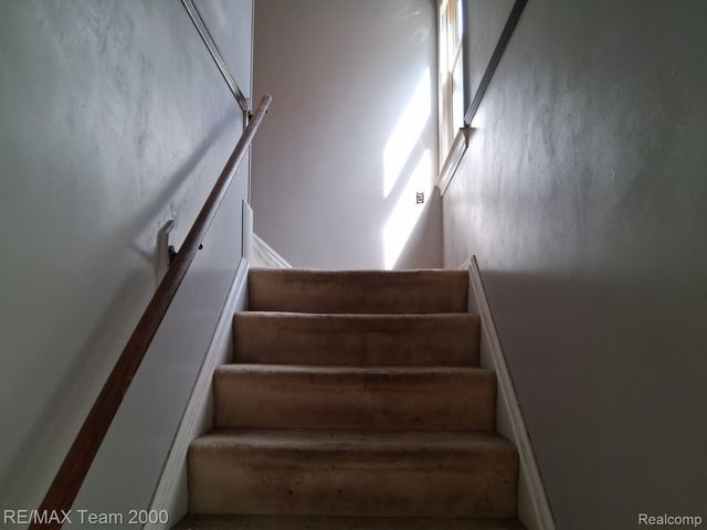 5228 Hillcrest Street, Detroit, MI 48236