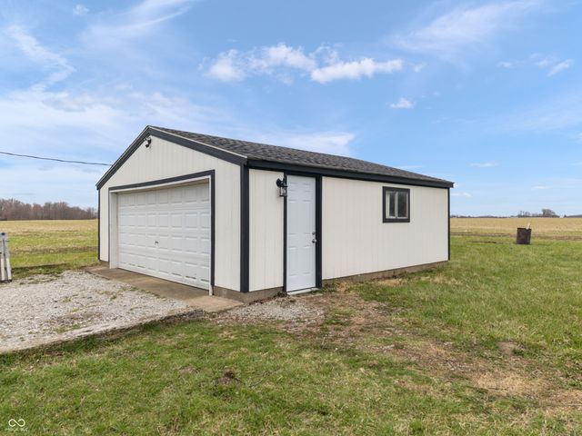 6015 N 50 E, Fortville, IN 46040