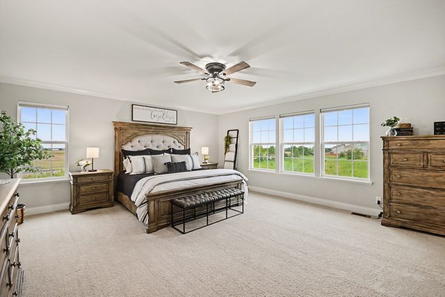 2221 Country Hills Drive, Yorkville, IL 60560