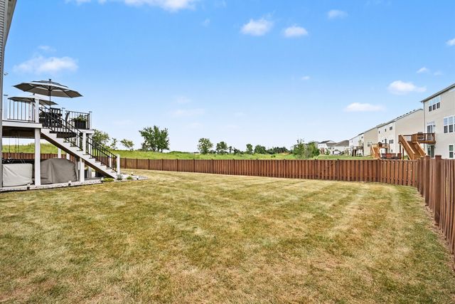 2221 Country Hills Drive, Yorkville, IL 60560
