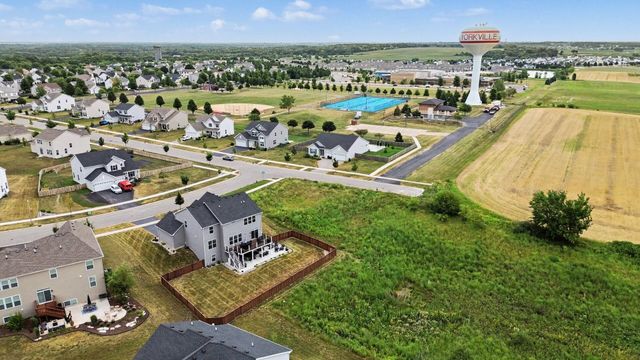 2221 Country Hills Drive, Yorkville, IL 60560
