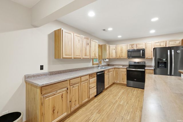 7540 N Clear Creek Road, Huntington, IN 46750