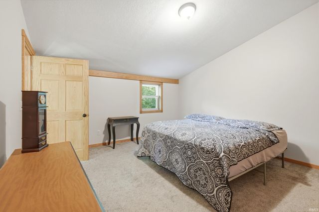 7540 N Clear Creek Road, Huntington, IN 46750