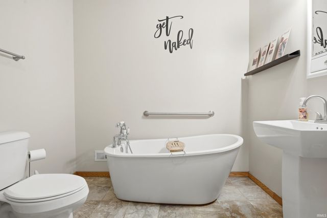 7540 N Clear Creek Road, Huntington, IN 46750