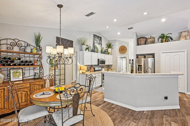 10383 MEADOW POINT Drive, Jacksonville, FL 32221