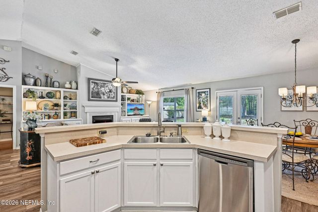 10383 MEADOW POINT Drive, Jacksonville, FL 32221