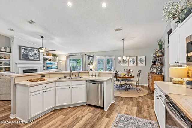 10383 MEADOW POINT Drive, Jacksonville, FL 32221