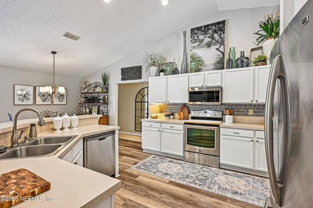 10383 MEADOW POINT Drive, Jacksonville, FL 32221