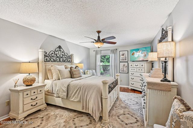 10383 MEADOW POINT Drive, Jacksonville, FL 32221