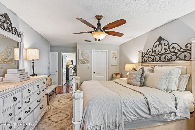 10383 MEADOW POINT Drive, Jacksonville, FL 32221