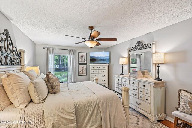 10383 MEADOW POINT Drive, Jacksonville, FL 32221