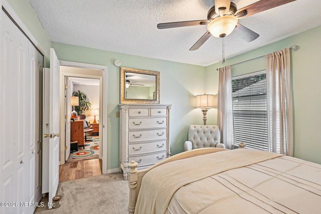 10383 MEADOW POINT Drive, Jacksonville, FL 32221